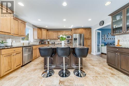 1041 Chelsea Park Way, Lakeshore, ON - Indoor Photo Showing Kitchen