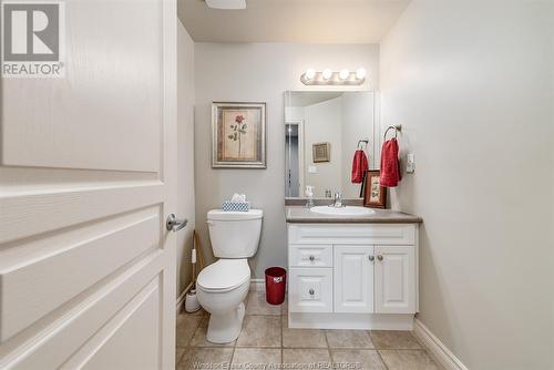 1041 Chelsea Park Way, Lakeshore, ON - Indoor Photo Showing Bathroom