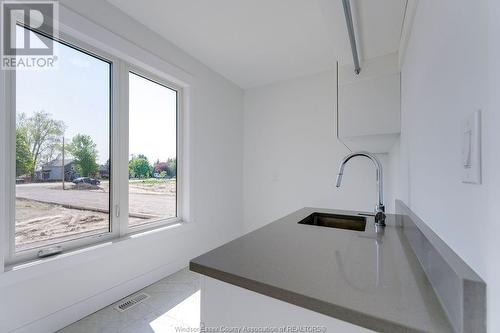 418 County Road 34 West, Kingsville, ON - Indoor Photo Showing Kitchen