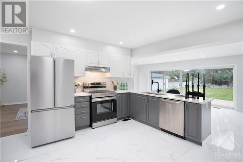 1233 Dussere Street, Ottawa, ON - Indoor Photo Showing Kitchen With Upgraded Kitchen