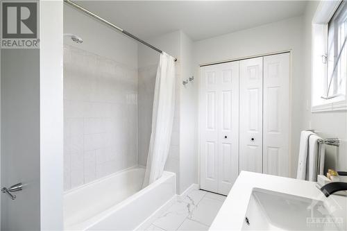 1233 Dussere Street, Ottawa, ON - Indoor Photo Showing Bathroom