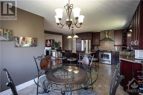 828 Notre Dame Street, Russell, ON - Indoor Photo Showing Dining Room