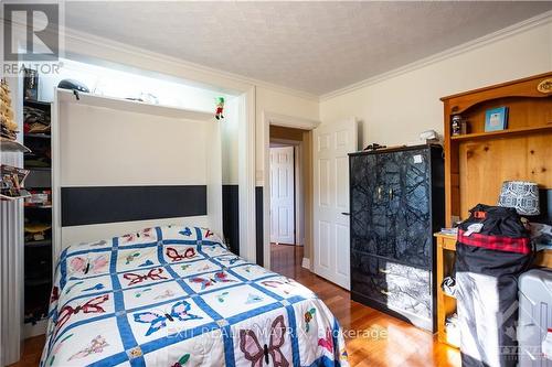 828 Notre Dame Street, Russell, ON - Indoor Photo Showing Bedroom