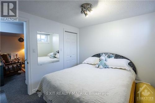 828 Notre Dame Street, Russell, ON - Indoor Photo Showing Bedroom