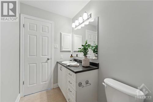 324 Balinroan Crescent, Ottawa, ON - Indoor Photo Showing Bathroom