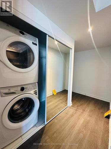 2209 - 2033 Kennedy Road, Toronto, ON - Indoor Photo Showing Laundry Room