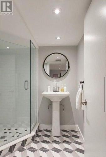 1 - 49 Wineva Avenue, Toronto, ON - Indoor Photo Showing Bathroom