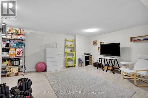 So much space - 1405 Jalna Boulevard, London, ON - Indoor