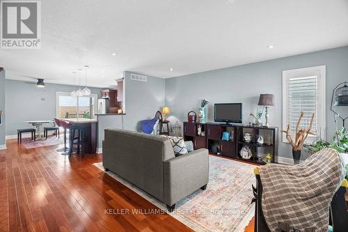 295 South Street, Southwest Middlesex (Glencoe), ON - Indoor Photo Showing Living Room