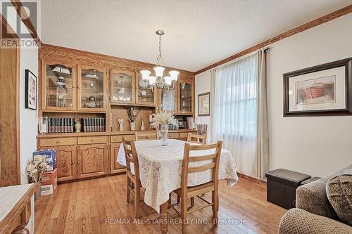 12571 Kennedy Road, Whitchurch-Stouffville, ON - Indoor Photo Showing Dining Room