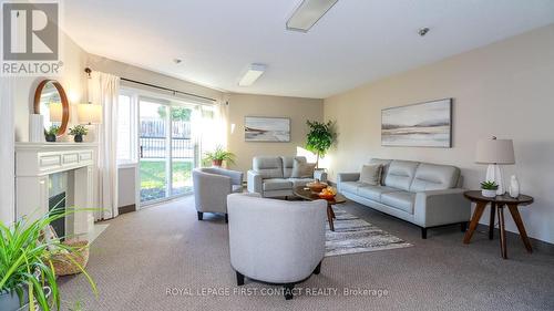 305 - 131 Clapperton Street, Barrie, ON - Indoor Photo Showing Living Room