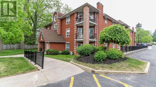 305 - 131 Clapperton Street, Barrie, ON - Outdoor