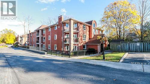 305 - 131 Clapperton Street, Barrie, ON - Outdoor With Facade