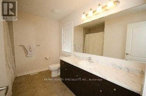 1066 Savoline Boulevard, Milton, ON - Indoor Photo Showing Bathroom