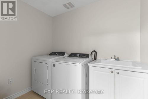 71 Royal Fern Crescent, Caledon, ON - Indoor Photo Showing Laundry Room