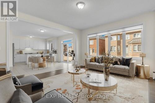 71 Royal Fern Crescent, Caledon, ON - Indoor Photo Showing Living Room