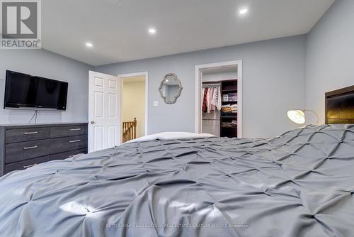 19 - 2880 Headon Forest Drive, Burlington, ON - Indoor Photo Showing Bedroom