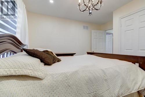 19 - 2880 Headon Forest Drive, Burlington, ON - Indoor Photo Showing Bedroom