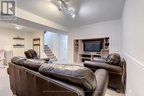 19 - 2880 Headon Forest Drive, Burlington, ON - Indoor Photo Showing Living Room