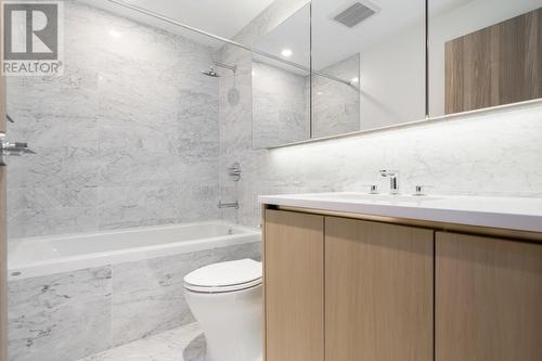 1710 4730 Lougheed Highway, Burnaby, BC - Indoor Photo Showing Bathroom