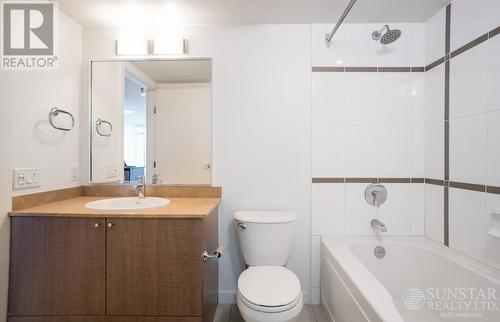 914 610 Granville Avenue, Vancouver, BC - Indoor Photo Showing Bathroom