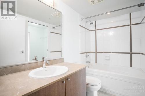 914 610 Granville Avenue, Vancouver, BC - Indoor Photo Showing Bathroom