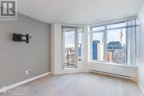 914 610 Granville Avenue, Vancouver, BC - Indoor Photo Showing Other Room