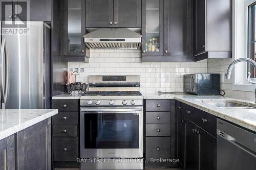 142 Yellow Birch Crescent, Blue Mountains, ON - Indoor Photo Showing Kitchen With Upgraded Kitchen