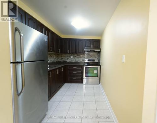 38 Gianmarco Way, Vaughan, ON - Indoor Photo Showing Kitchen