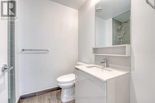 3205 - 5 Buttermill Avenue, Vaughan, ON - Indoor Photo Showing Bathroom