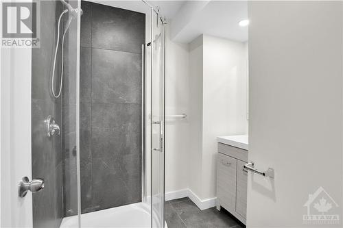 37 Jolliet Avenue Unit#B, Ottawa, ON - Indoor Photo Showing Bathroom