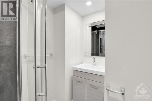 37 Jolliet Avenue Unit#B, Ottawa, ON - Indoor Photo Showing Bathroom