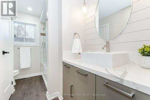 453 Leacock Drive, Barrie, ON - Indoor Photo Showing Bathroom