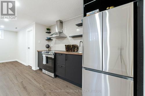 453 Leacock Drive, Barrie, ON - Indoor Photo Showing Kitchen