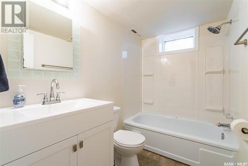 317 Y Avenue S, Saskatoon, SK - Indoor Photo Showing Bathroom