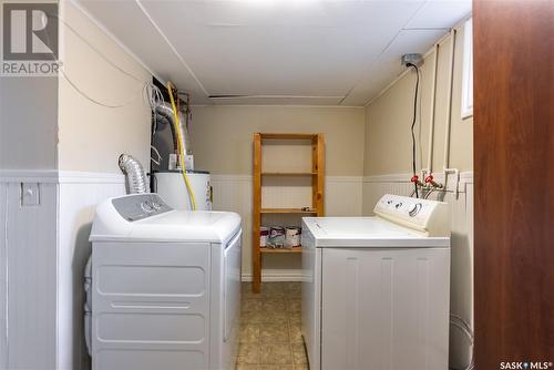 317 Y Avenue S, Saskatoon, SK - Indoor Photo Showing Laundry Room