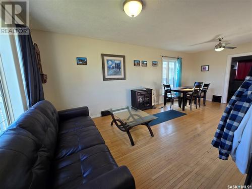 1411 110Th Street, North Battleford, SK - Indoor Photo Showing Living Room