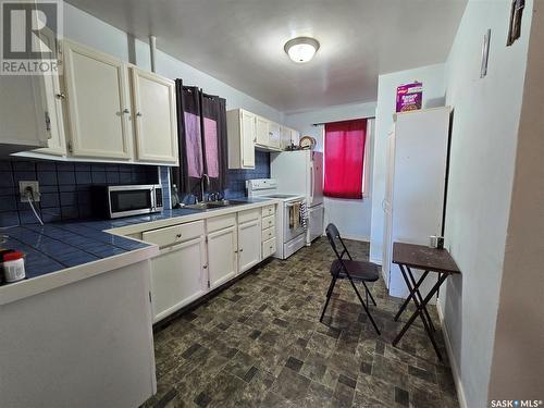 1411 110Th Street, North Battleford, SK - Indoor Photo Showing Kitchen