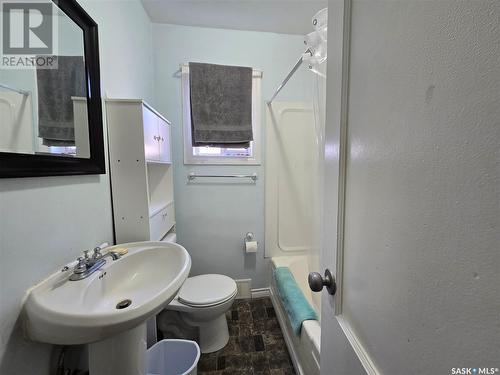 1411 110Th Street, North Battleford, SK - Indoor Photo Showing Bathroom