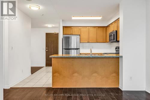 1004 - 3 Michael Power Place, Toronto, ON - Indoor Photo Showing Kitchen