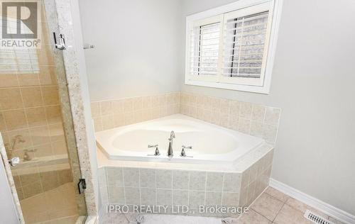 2419 Wasaga Drive, Oakville, ON - Indoor Photo Showing Bathroom