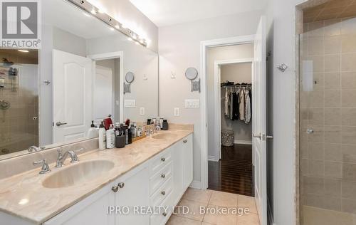 2419 Wasaga Drive, Oakville, ON - Indoor Photo Showing Bathroom