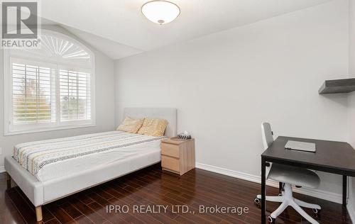 2419 Wasaga Drive, Oakville, ON - Indoor Photo Showing Bedroom