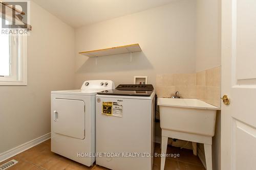 21 Lanebrook Drive, Brampton, ON - Indoor Photo Showing Laundry Room