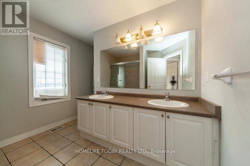 21 Lanebrook Drive, Brampton, ON - Indoor Photo Showing Bathroom