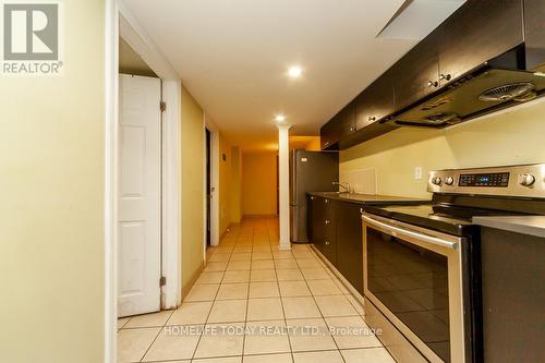 21 Lanebrook Drive, Brampton, ON - Indoor Photo Showing Kitchen