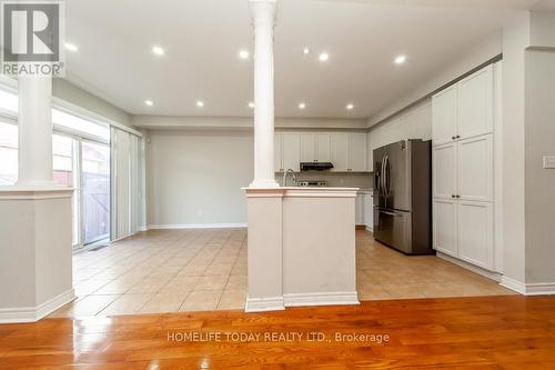 21 Lanebrook Drive, Brampton, ON - Indoor Photo Showing Kitchen