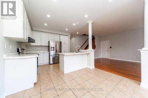 21 Lanebrook Drive, Brampton, ON - Indoor Photo Showing Kitchen