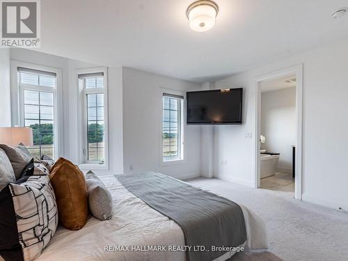 4023 Sixth Line, Oakville, ON - Indoor Photo Showing Bedroom