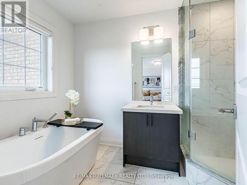 4023 Sixth Line, Oakville, ON - Indoor Photo Showing Bathroom